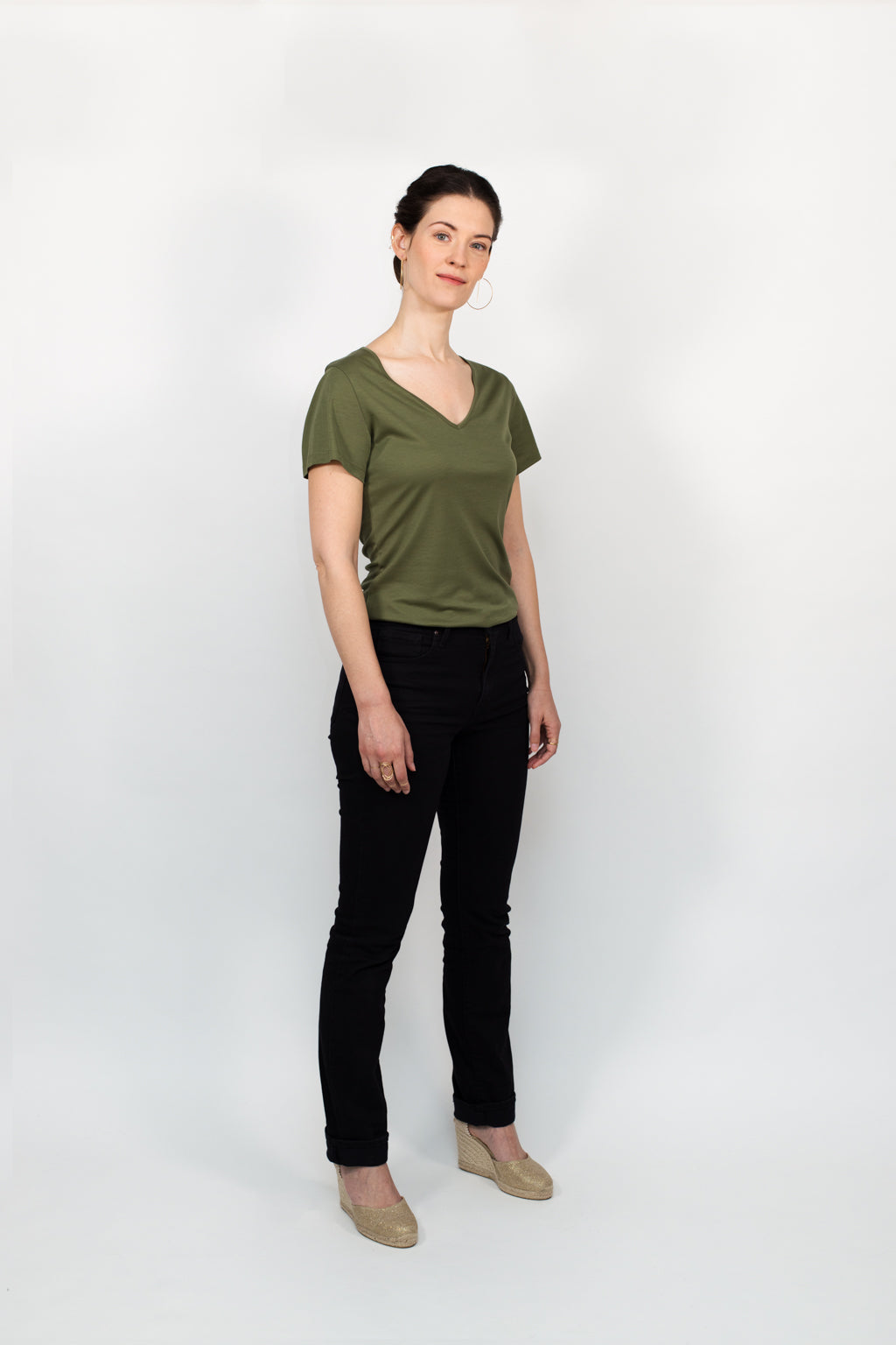 ADÈLE V-neck top, warm green